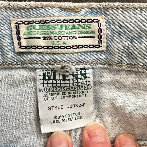 Vintage 80s / 90s Guess Relaxed Leg High Rise Mom Jeans Light Wash - Picture 10 of 14